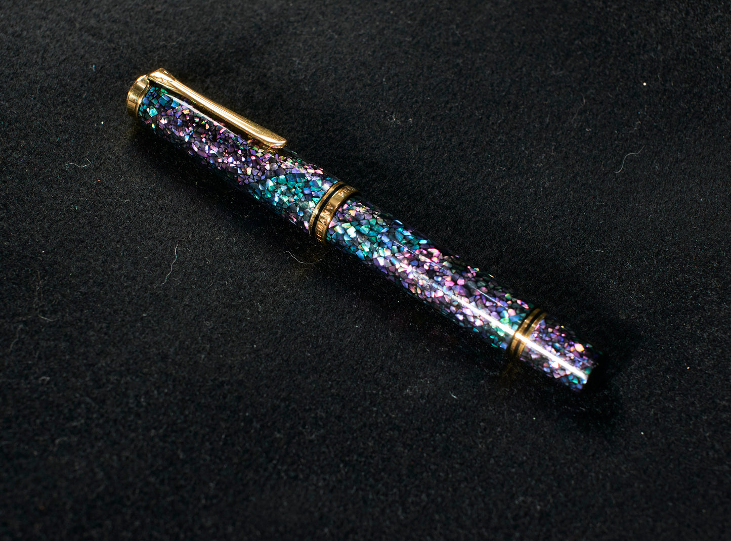 Pelikan M1000 Black Urushi with Raden（Aogai）