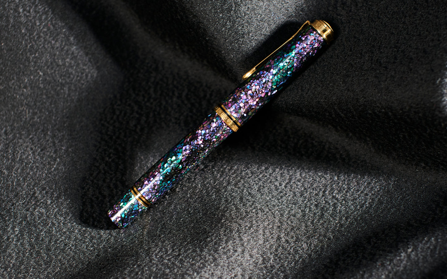 Pelikan M1000 Black Urushi with Raden（Aogai）