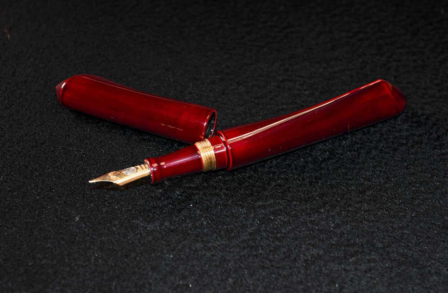 Ebonite/Ebony Aka-Tamenuri Dorsal Fin Fountain Pen Barrel